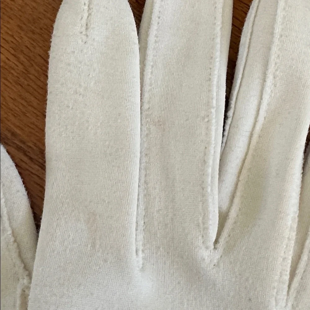 Vintage 60s Creamy White Cotton Scalloped Hem‎ Wrist Gloves